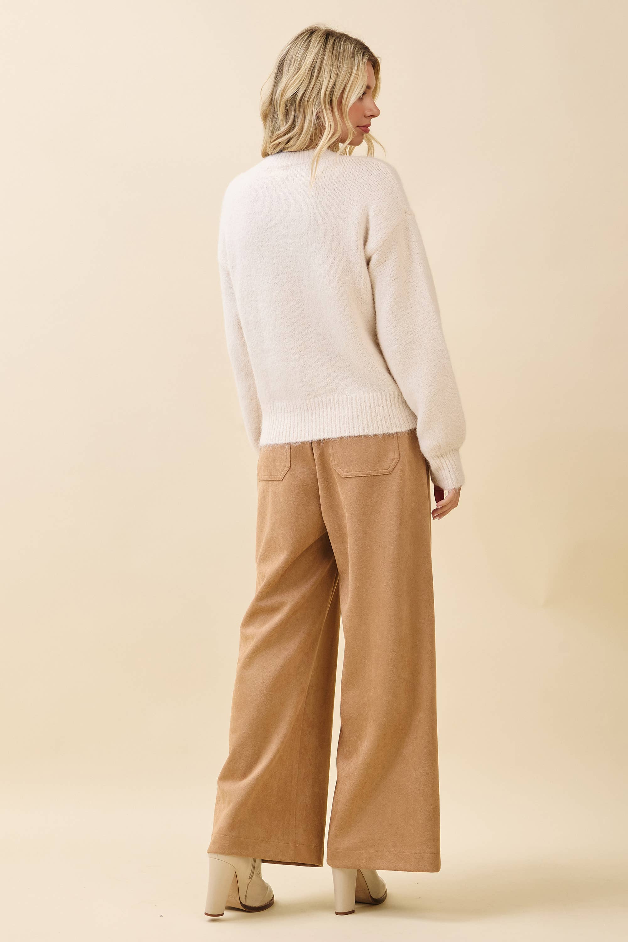 Cream Broderad stickad tröja OT51801 för wholesale på Faire5