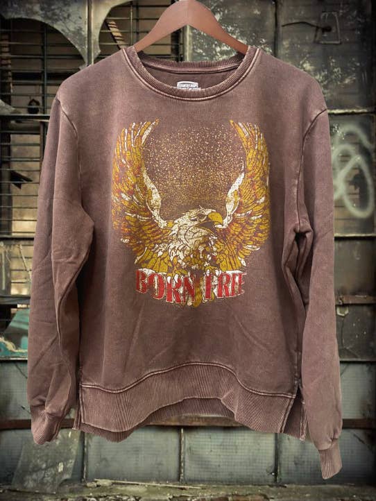 Sweatshirt à col rond Born Free Acid Wash pour la vente par Country Deep Apparel