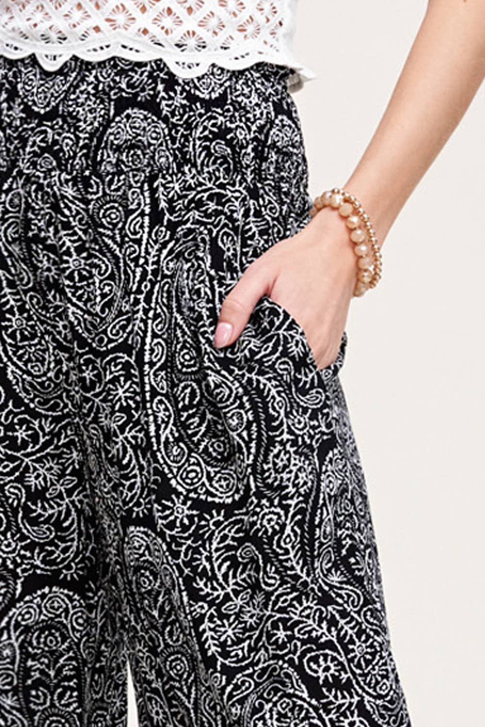 La Miel - Wholesale Pants - Women's - JCP4225-Boho Paisley Print Wide Leg Flowy Pants with Pockets0