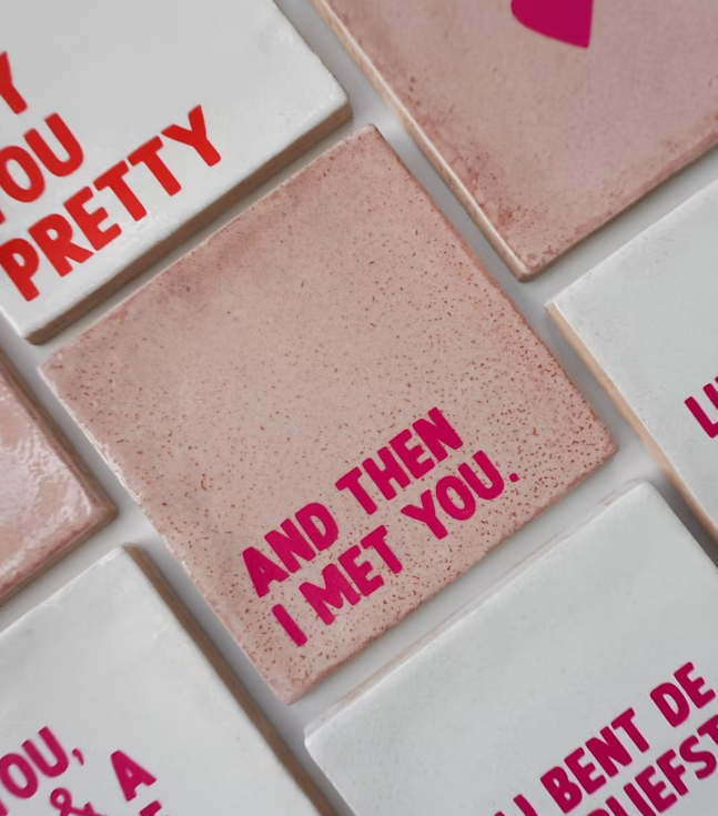 Studio Meuk – Engroshandel Vægfliser – Flise - Og så mødte jeg dig0