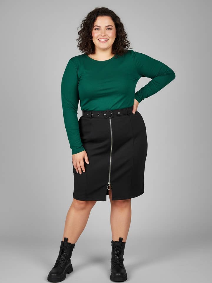 Gonna nera con cerniera taglia grande (J202) per la vendita all'ingrosso da parte di Pomme Rouge Paris