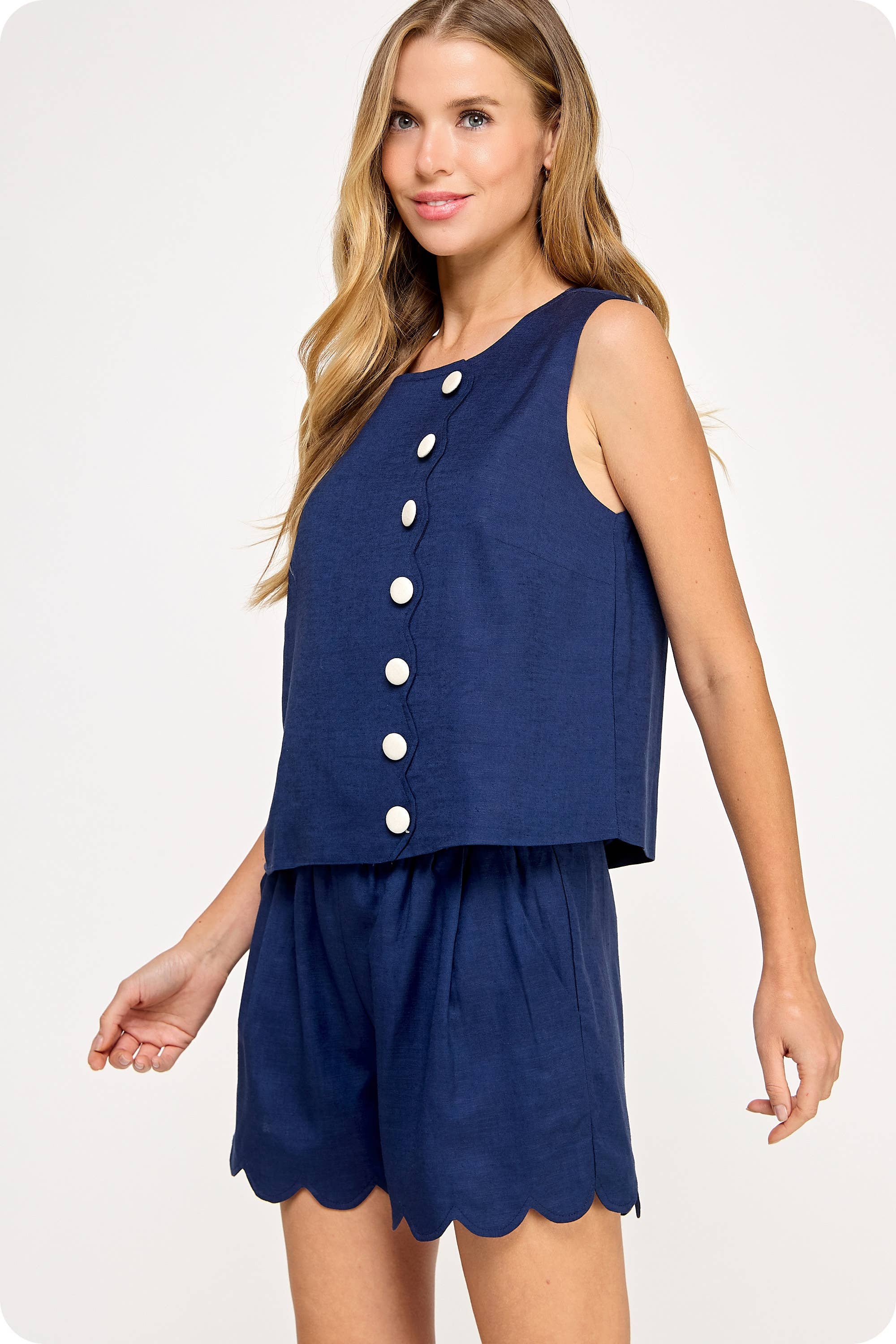 Strut & Bolt – wholesale Blouse – Women’s – Scallop Linen Sleeveless Top17