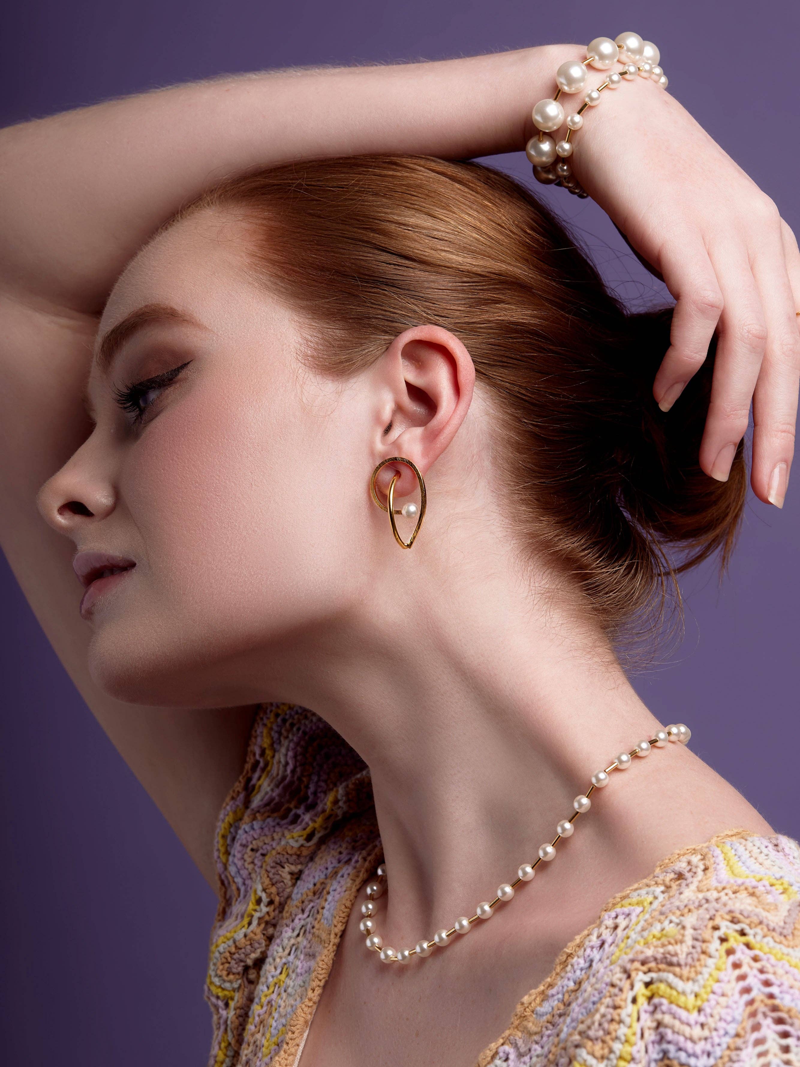 Pearl Bead Magnet Bracelet for wholesale on Faire1