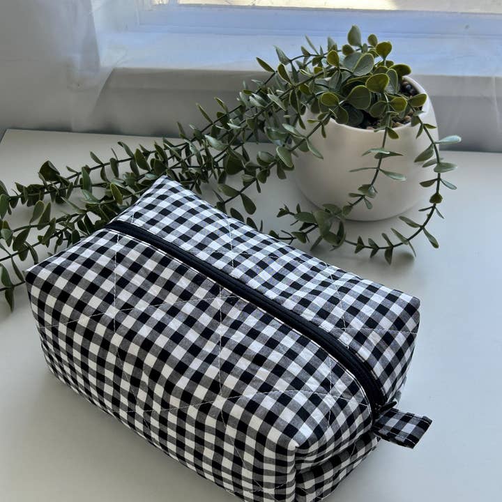 DaintyLuxeAU – bolsa de maquilhagem e cosméticos por atacado – Bolsas de maquiagem variadas: xadrez vichy, acolchoada, com formato quadrado, diversos tamanhos8