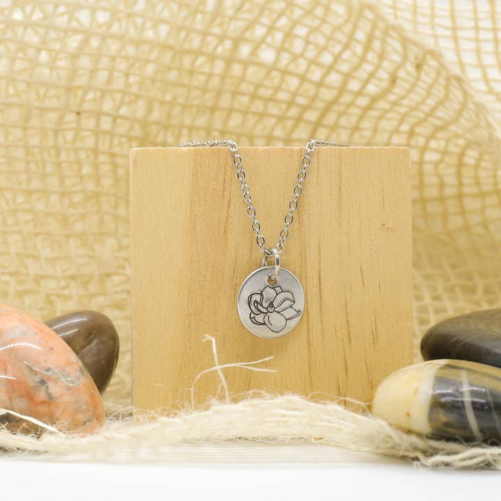 Collier Magnolia pour la vente par LL Always