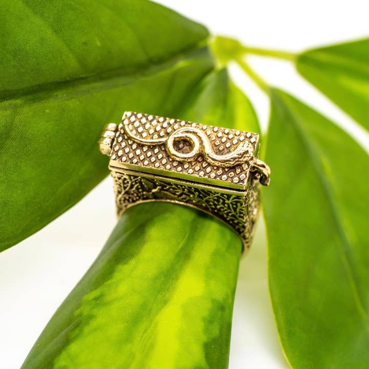 Baizaar - Wholesale Cocktail/Statement Ring - Brass Serpent Poison Ring4
