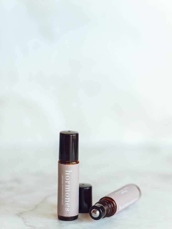 Olio essenziale per l'equilibrio ormonale con igname selvatico biologico – 10ml per la vendita all'ingrosso da parte di Balanced Home Apothecary