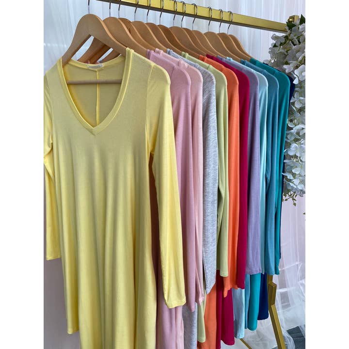 Robe à manches longues avec col en V solide - Avec poche latérale pour la vente par Reborn J