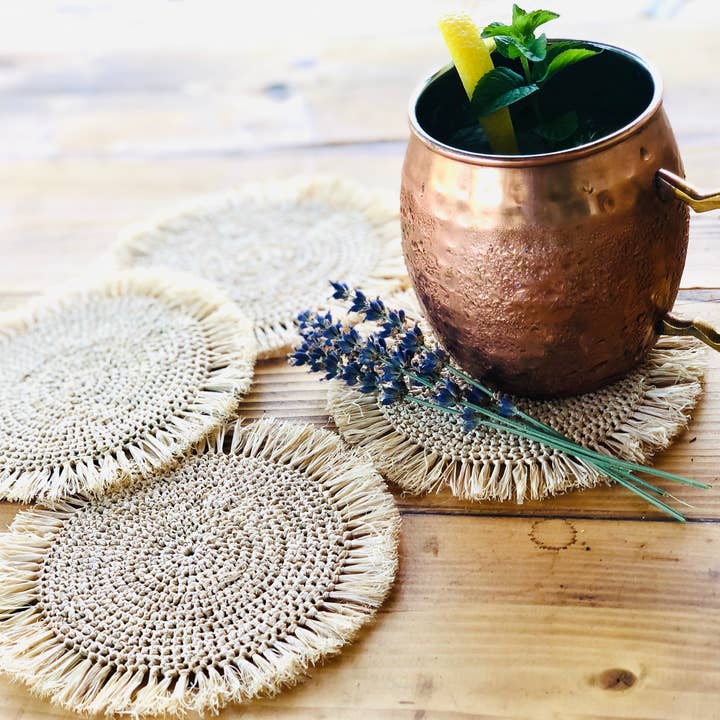 Shebobo - Vente Sous-verre - Sets de sous-verres en raphia crocheté rond Imani avec bordure à franges.2