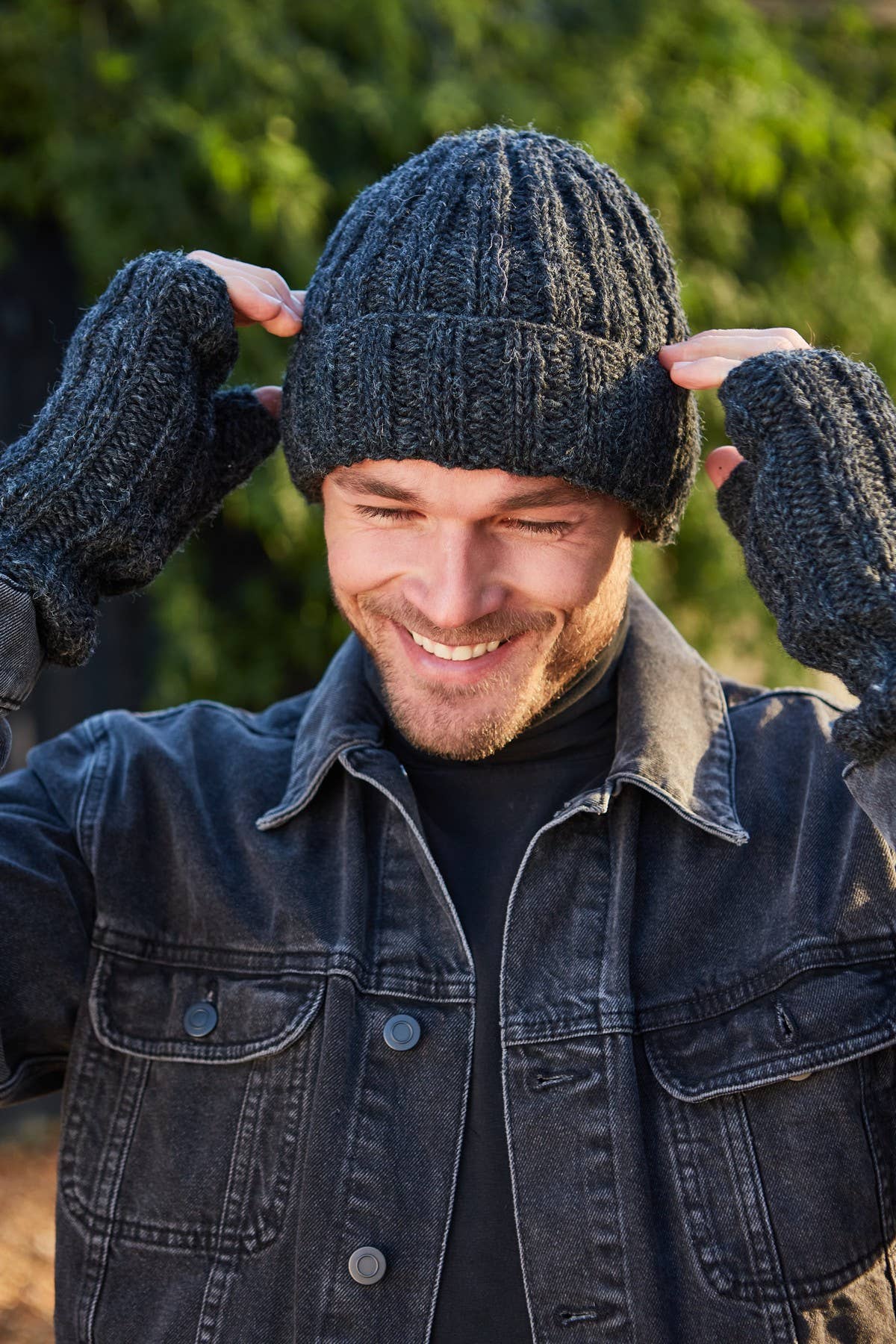 Charbon Bonnet en maille torsadée Shetland pour homme, charbon noir en vente sur Faire3