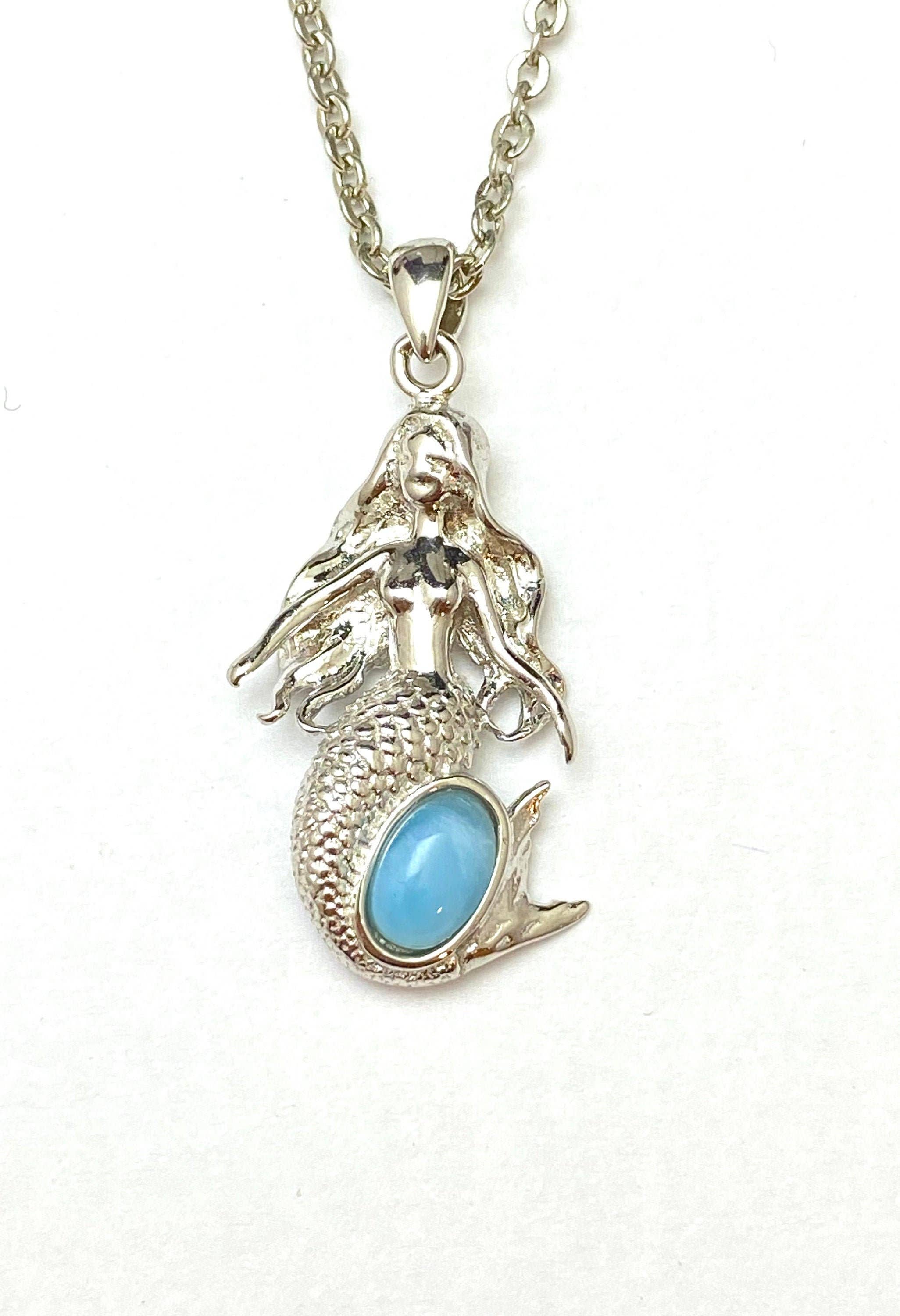 Twan Kee Jewelry - Wholesale Pendant/Charm Necklace - P7065 Natural Caribbean Blue Larimar Mermaid Silver Pendant