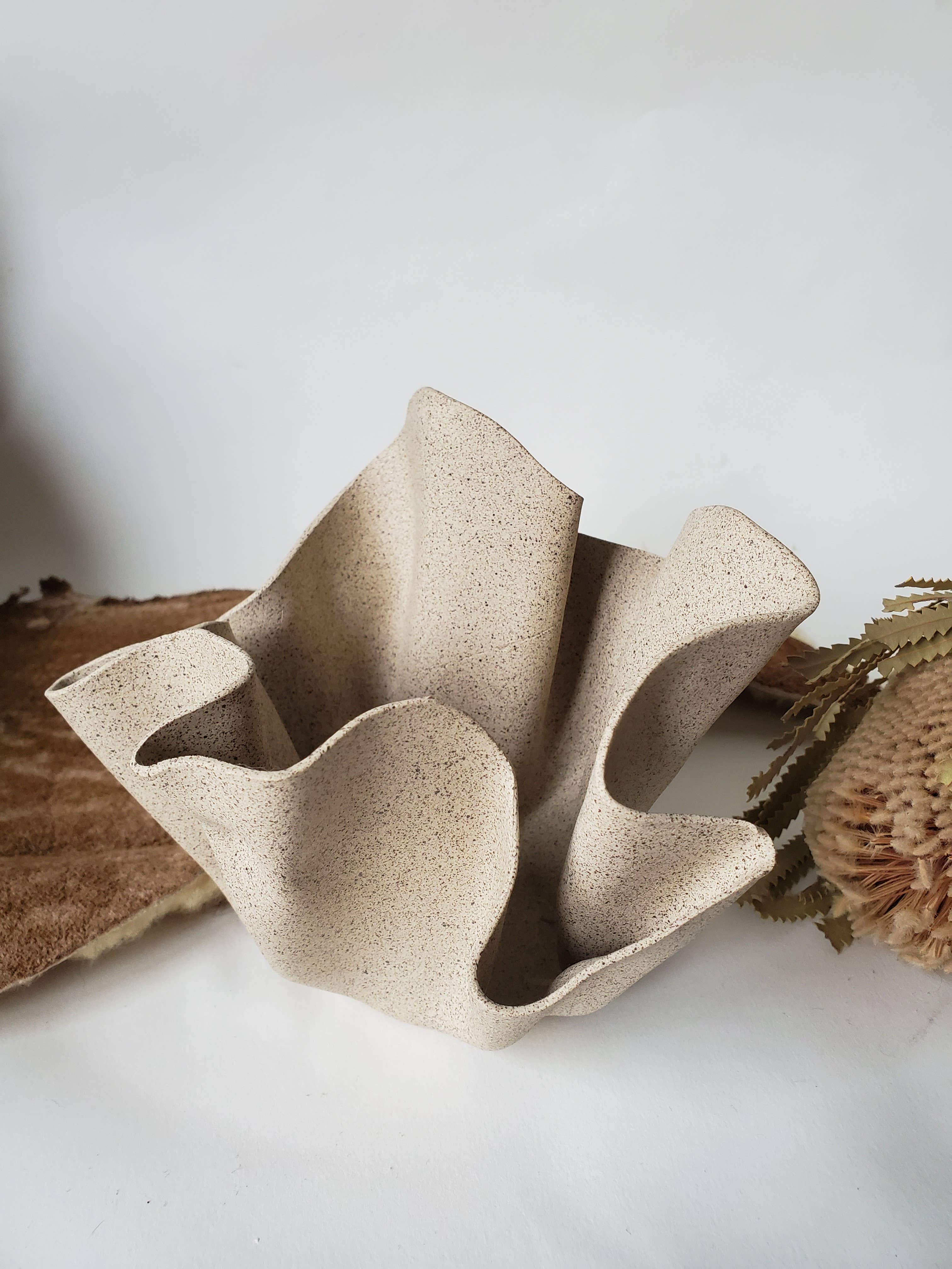 CURIOUS CLAY – wholesale Dekorativ tallrik/fat/skål – Klassisk Rufsar Skål1