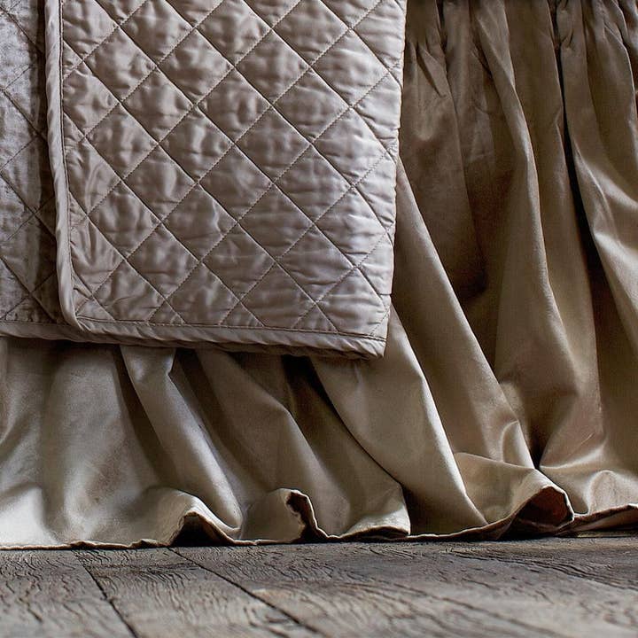 Saia Cama Reunida Chloe Champagne Veludo 3/22X86 por atacado de Lili Alessandra