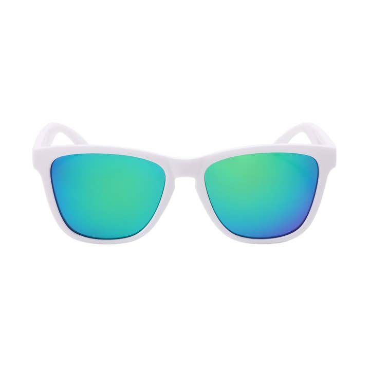 Marco blanco VFWS, lente verde para venta al por mayor de Sock Harbor / Bigfoot Sock Co.