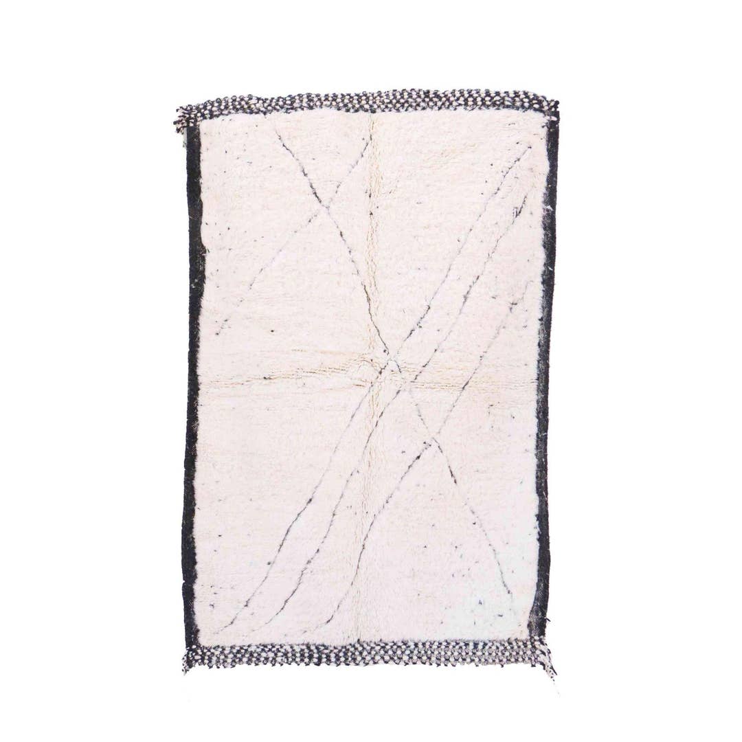 White Beni Ourain Moroccan Carpet, Berber carpet 5x8 feet for wholesale by bazarifinagh