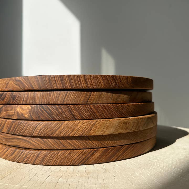 Office Objets - Wholesale Cutting Board - Monoxyle circular teak cutting board with perforations D:3047