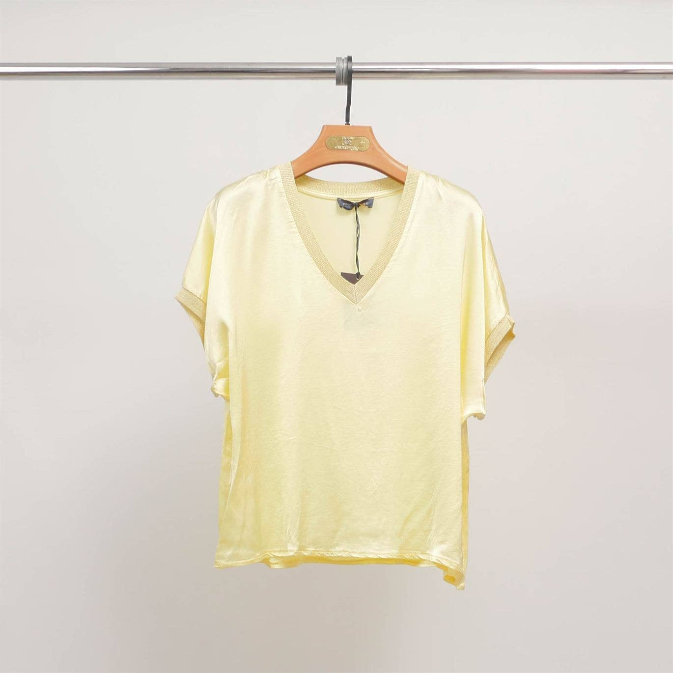 Cecile Wang - Vendita all'ingrosso Tunica - Donna - Tunica collo a V in raso fluido – DB143600