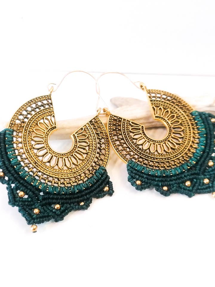 Örhängen - MANDALA - guld - smaragd för wholesale av De fil en vadrouille