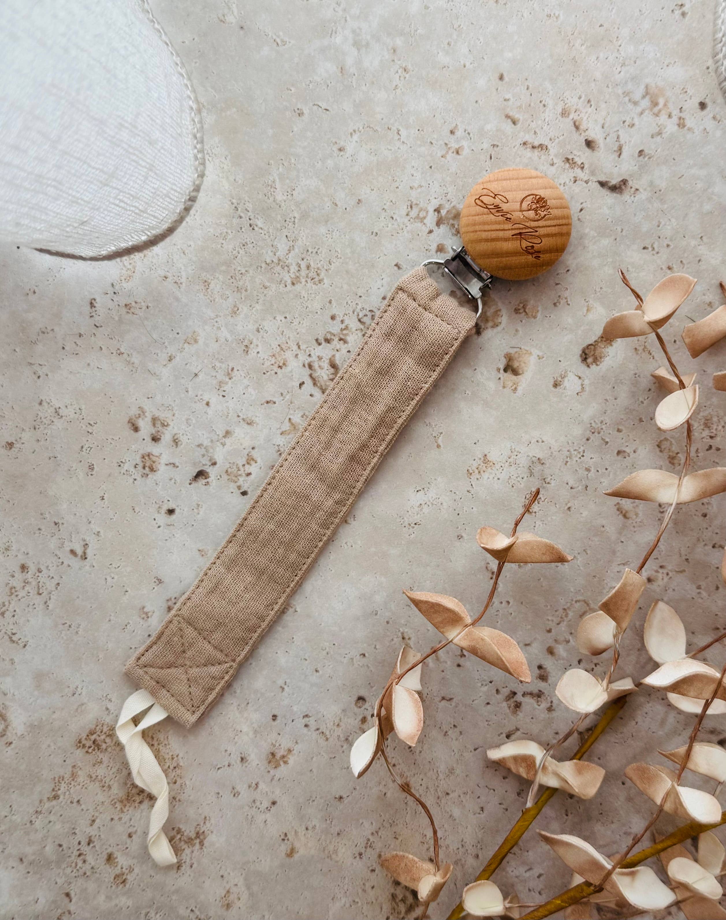 Eyvie Rose - Wholesale Pacifier Clip - Baby - Cotton & Beech Wood Dummy Clip1