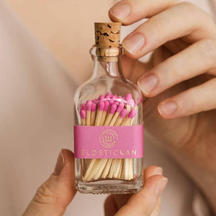 Small Peony - Elegant tændstikflaske fra Eldstickan for engroshandel hos Eldstickan