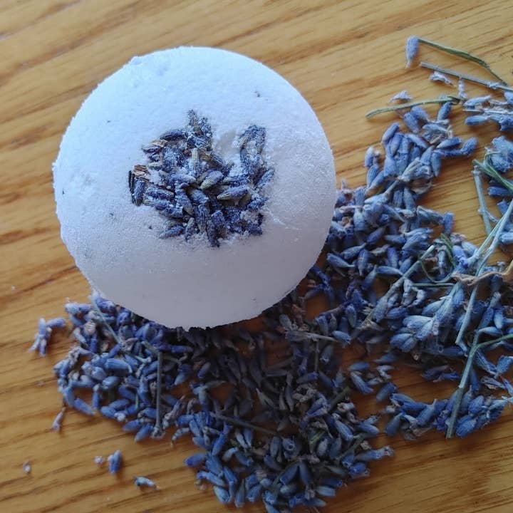 The Wynter Rose - Wholesale Bath Bomb/Fizz - Relaxing Lavender Bath Bomb1