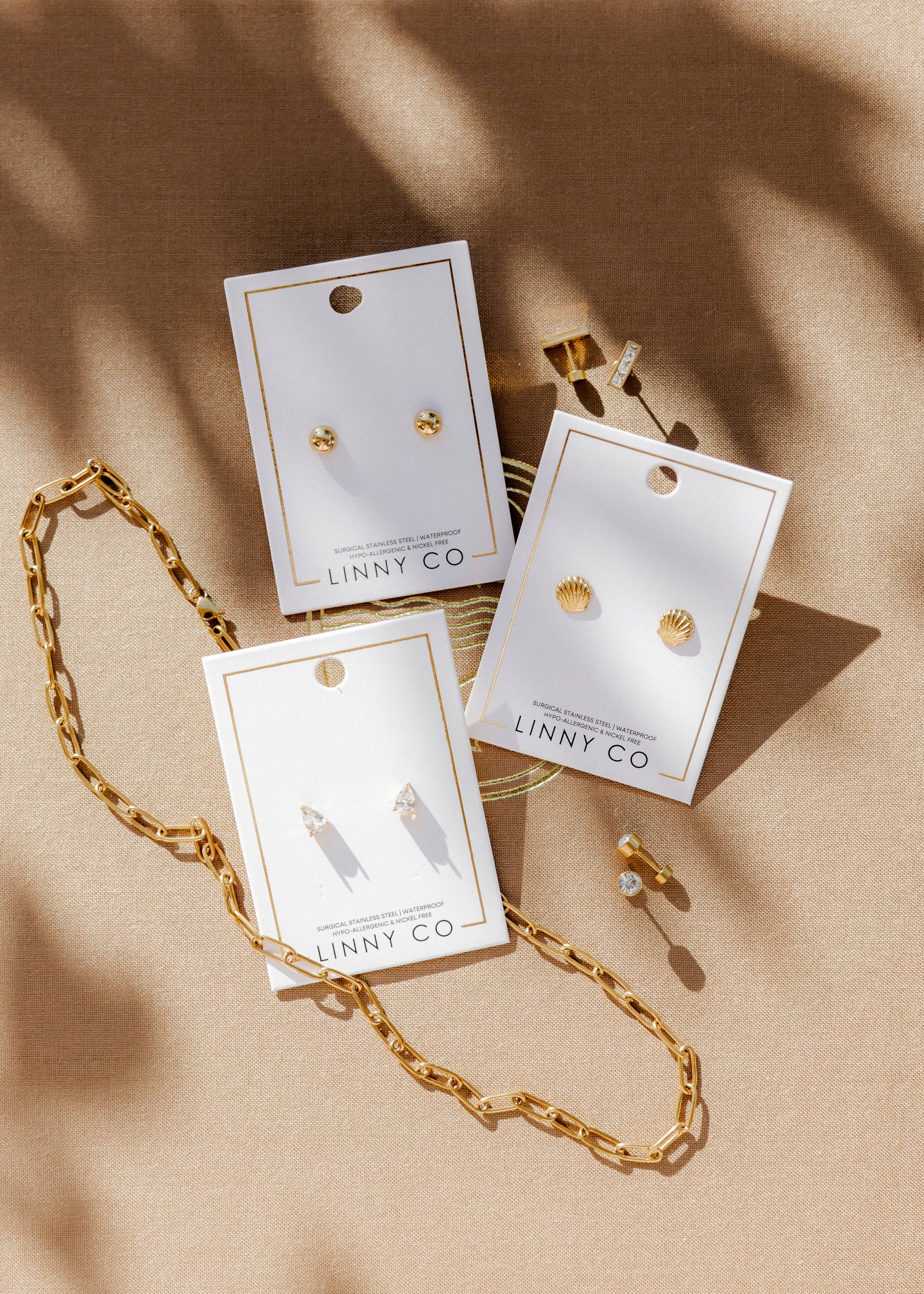 LINNY CO - Wholesale Stud/Post Earrings - Screwback Stud Earrings - Paige Pear4