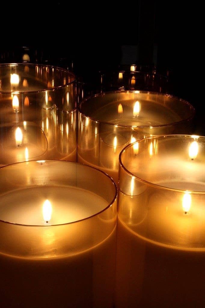 The Light Garden Collection - Vente Bougie sans flamme - Bougie coulée Champagne Radiance, 5,75 x 5,75 po1