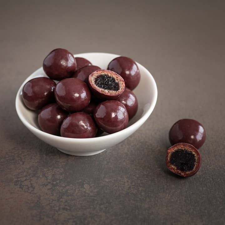 Blackcurrant pearls for wholesale by La Boutique aux délices
