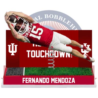 Fernando Mendoza Indiana Hoosiers Mergulho Touchdown Bobblehead (Pré-venda) por atacado de National Bobblehead Hall of Fame and Museum