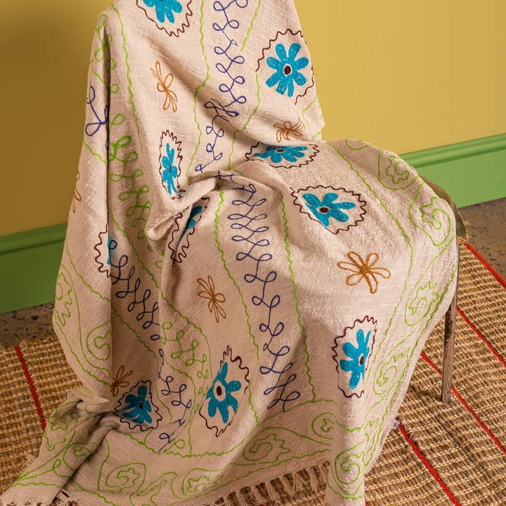 Ian Snow Ltd - Wholesale Throw blanket - Blue Flower Embroidered Throw5