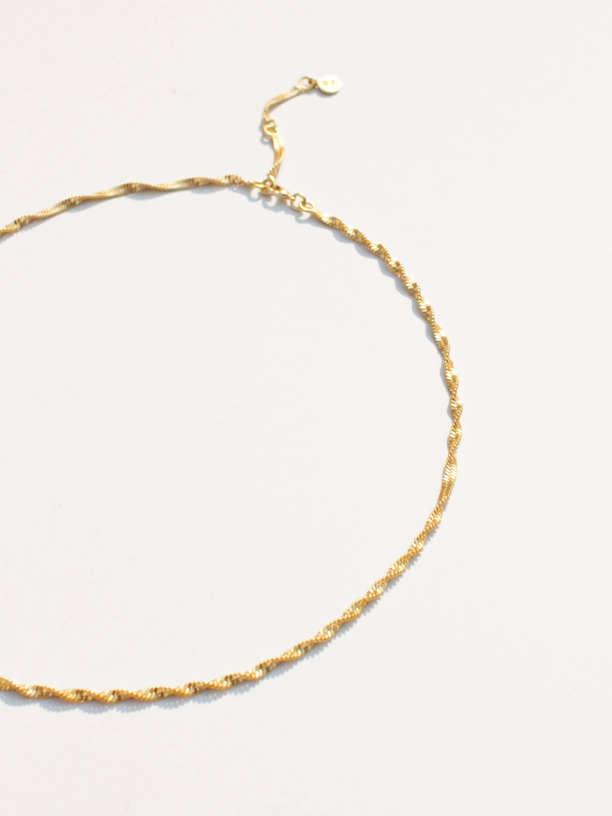 Rover & Kin - Wholesale Link & Chain Necklace - Twisted Herringbone Chain8