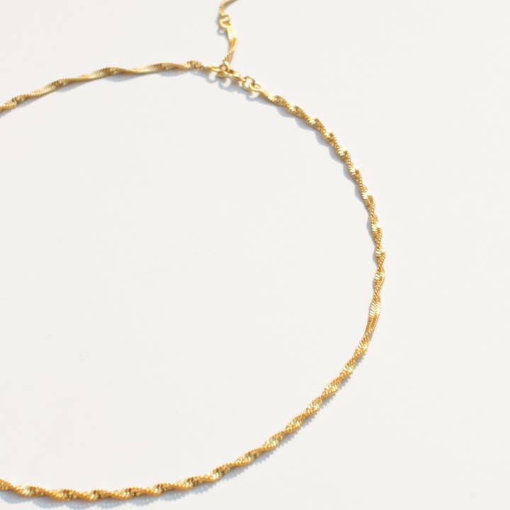 Rover & Kin - Wholesale Link & Chain Necklace - Twisted Herringbone Chain8