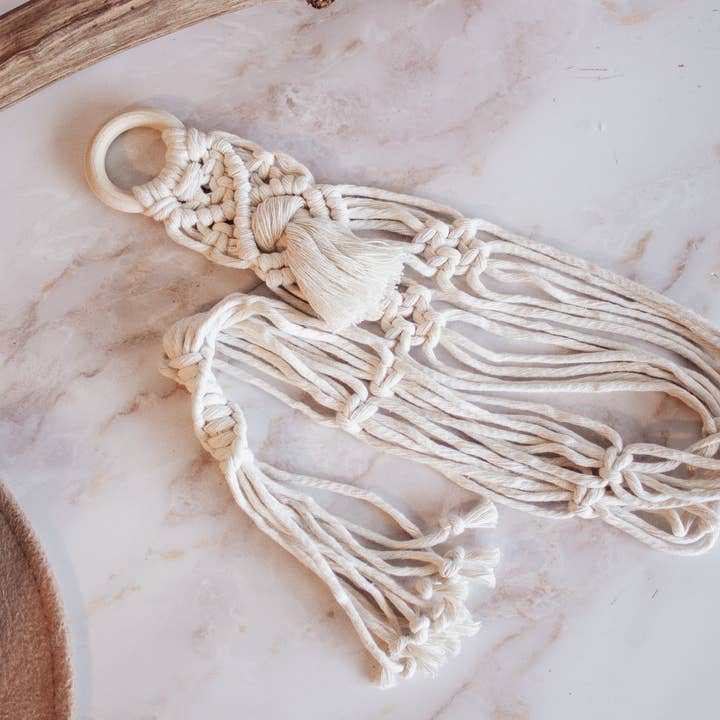 Modern Bo Studio - Vente Porte-chapeaux - « Dakota » - Porte-chapeau en macramé3