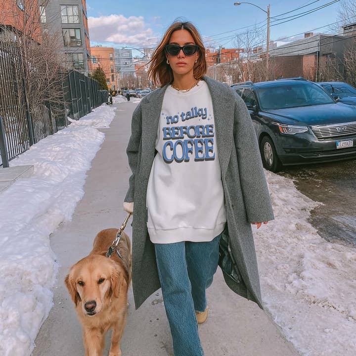 Felpa Girocollo "No Talky Before Coffee" per la vendita all'ingrosso da parte di Hey Jude Graphic Tees