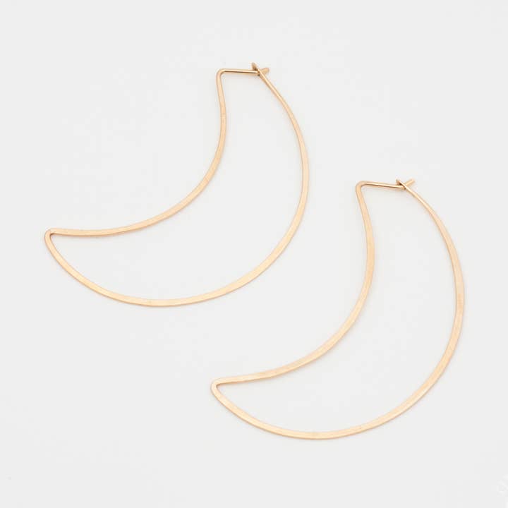 Slivered Moon örhängen för wholesale av Clementine & Co. Jewelry