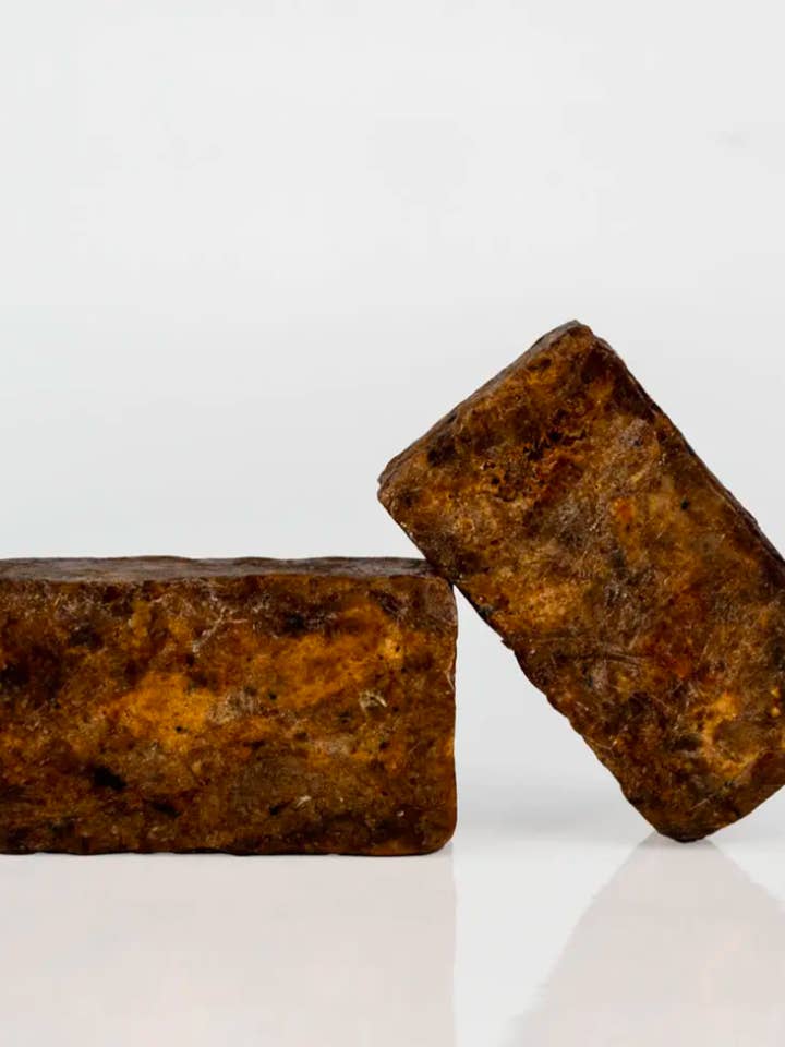 Savon Noir Brut pour la vente par Wake Up & Glow