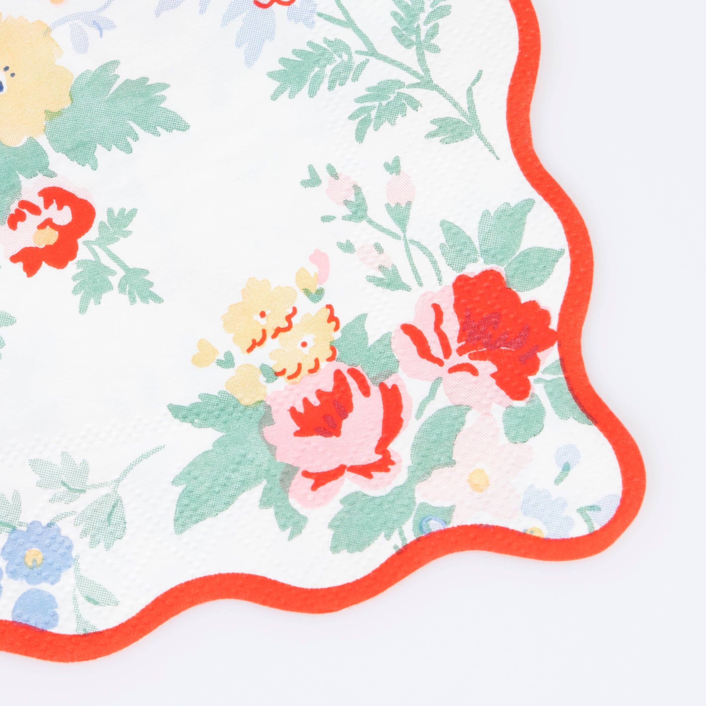 Meri Meri – wholesale Disposable napkin – Vintage Floral Small Napkins2