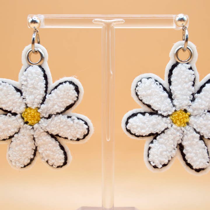 The Untrend Shop - Venta al por mayor Pendientes colgantes - Pendientes bordados mini flor1