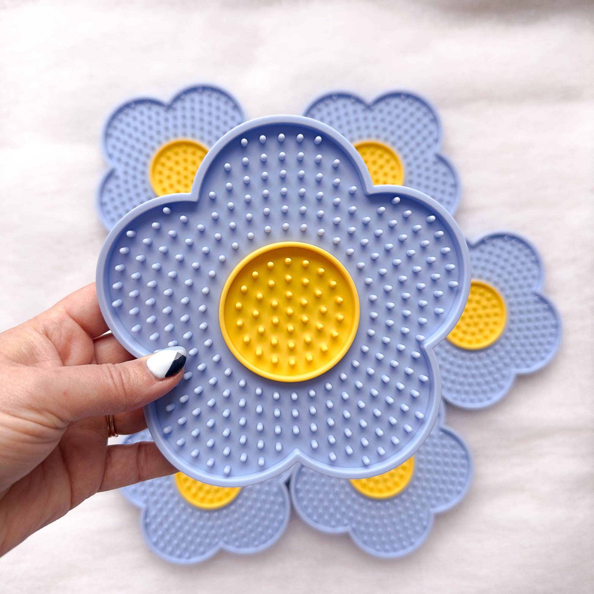 WYLD CUB – wholesale Pet food mat – Dog – Wyldflower Enrichment Mat8