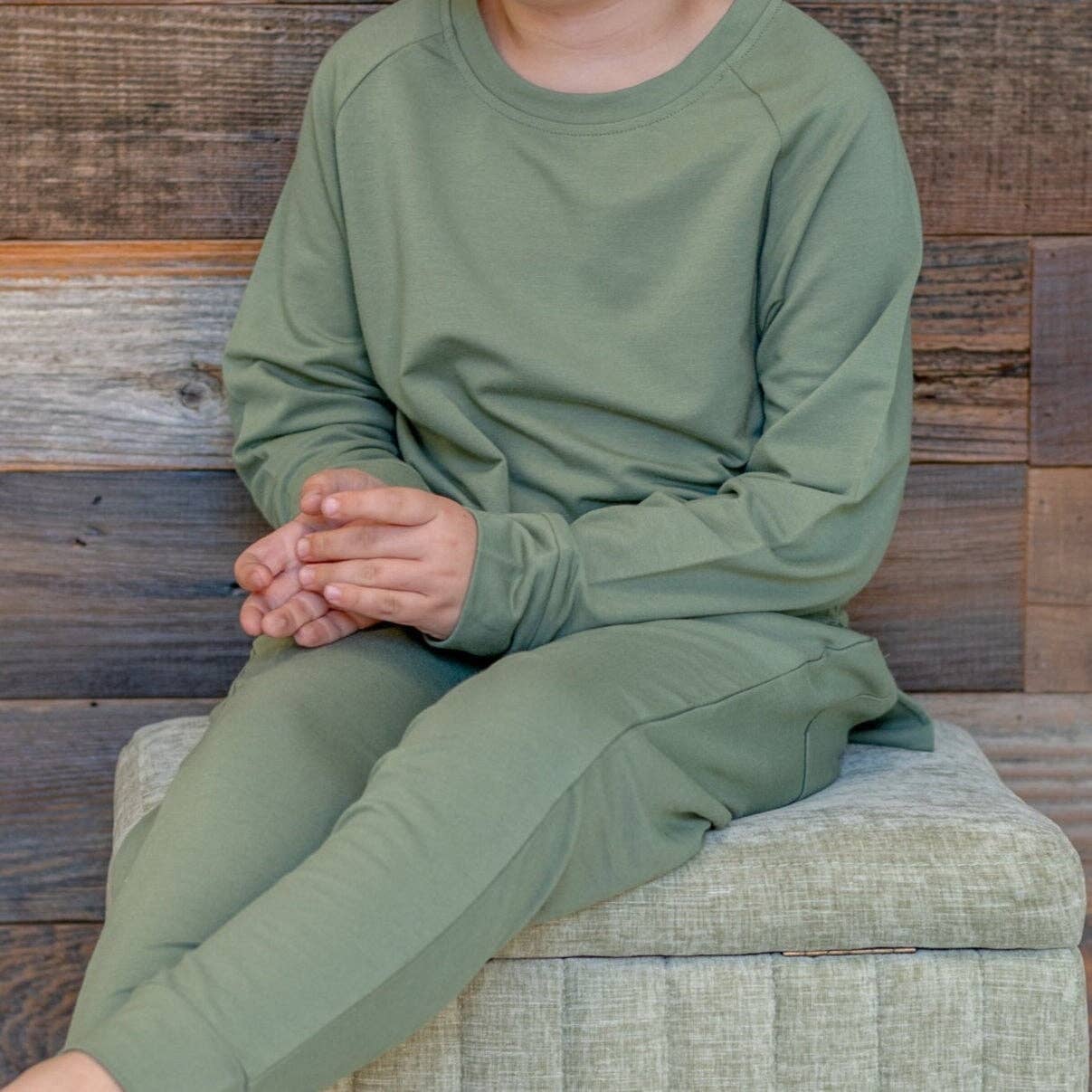 Terry francés verde militar Conjunto de chándal con cuello redondo de venta al por mayor en Faire2