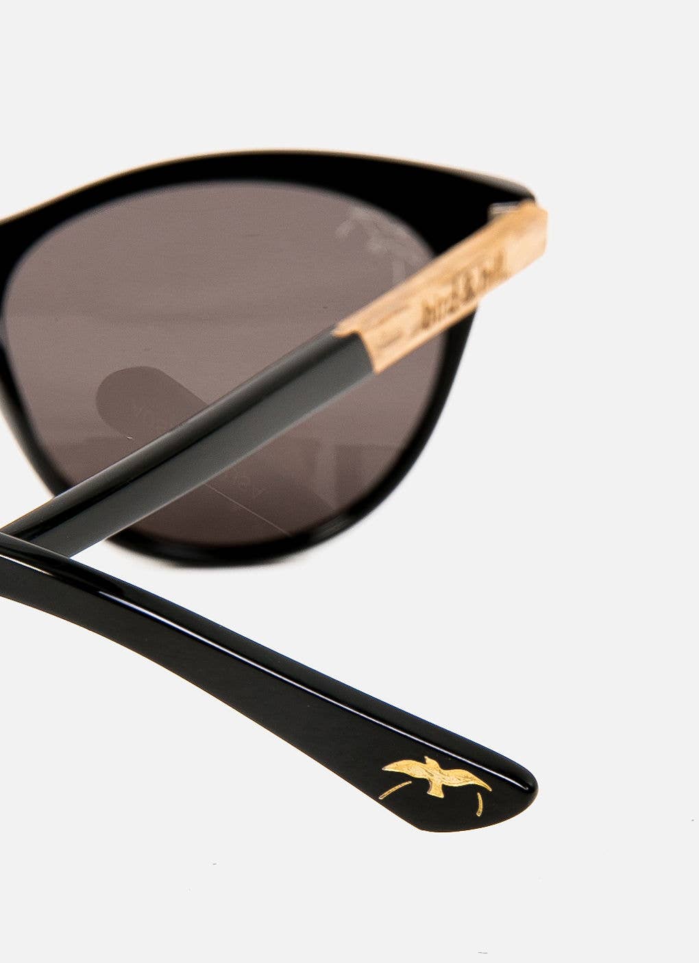 BIRD & HILL. - Wholesale Sunglasses - Unisex - Eyewear Start-Up Package with Display4