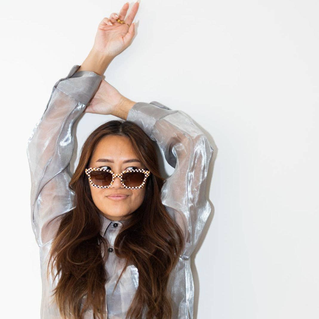 SARDINE – wholesale Sunglasses – Women's – SARDINE - Demi - Toasted Moxie Checkered Square Sunglasses11