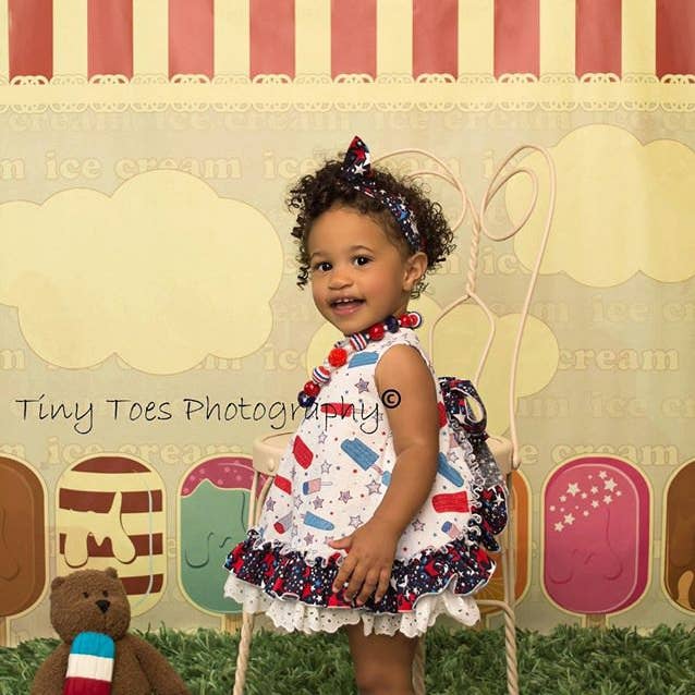 Nouvel article Toile de fond en vinyle de 1,8 x 7,6 pi /Vintage Ice pour la vente par Swanky Prints