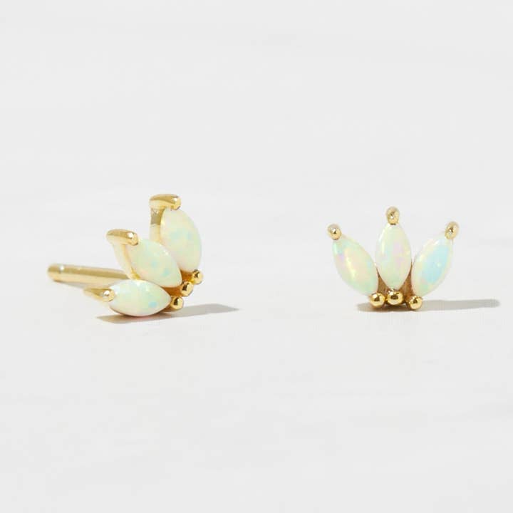 Sami Jewels - Wholesale Knopjes/oorstekers - Kleine oorstekers met opaalblaadjes0