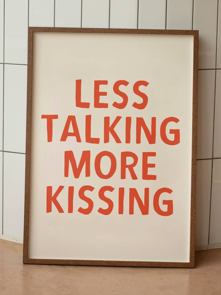 Minder Praten Meer Kussen | Rood en Crème | Kunstdruk voor wholesale door Wisdom and Wonder Designs