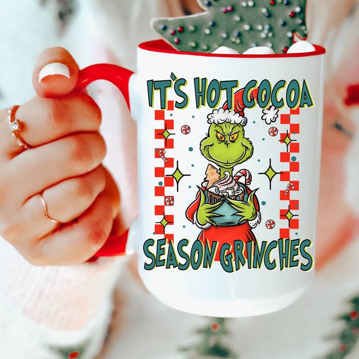 Tasse Hot Cocoa Season avec manche rouge pour la vente par Ace the Pitmatian Co