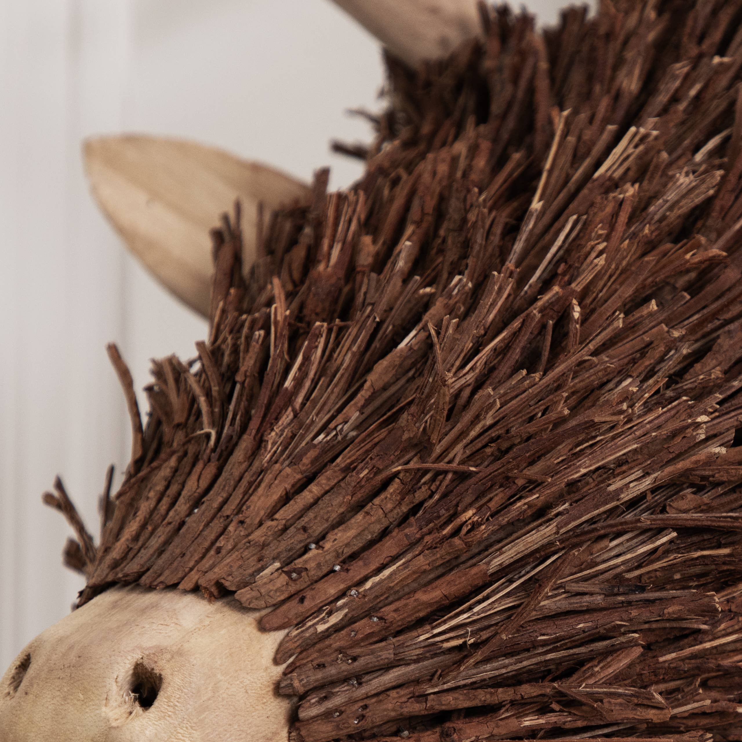 Marrone Scultura a parete di testa di cervo in legno marrone Stirling in vendita all'ingrosso su Faire3