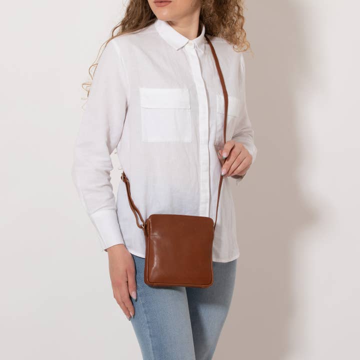 284446-25 for wholesale by The Trend