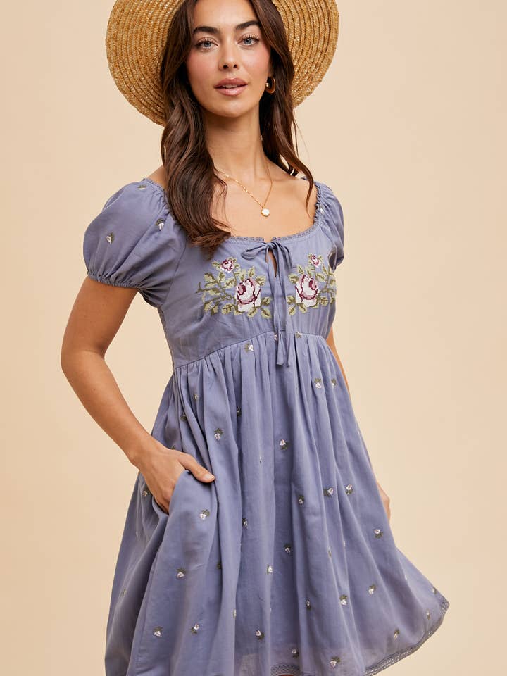 MINIVESTIDO BABYDOLL BORDADO EM PONTO CRUZ por atacado de In Loom