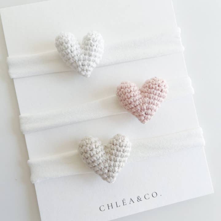 Bandeau au Crochet en Forme de Cœur pour la vente par Chlea & Co.